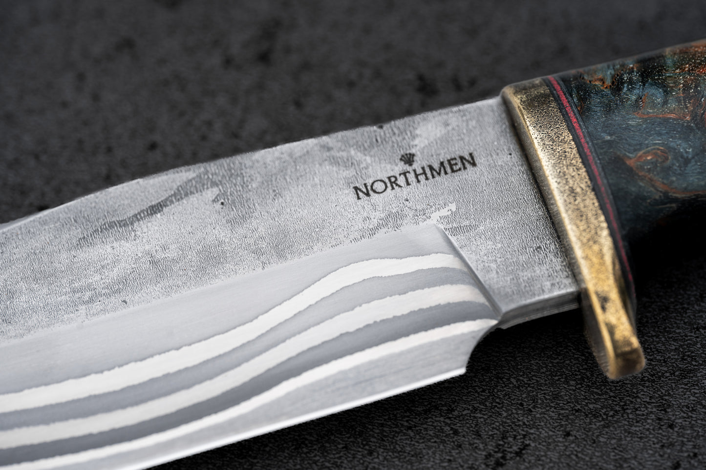 Damascus Bowie knife. Stainless San Mai